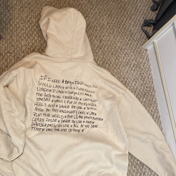 Beyoncé Hoodie - Picture 2 of 3